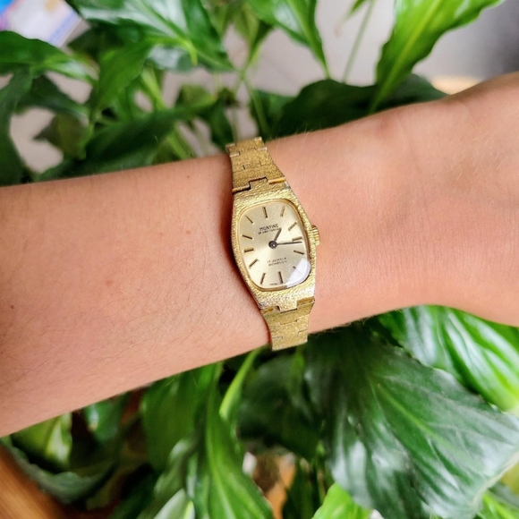 Vintage Swiss Montine 17 Jewels Incabloc Gold Watch